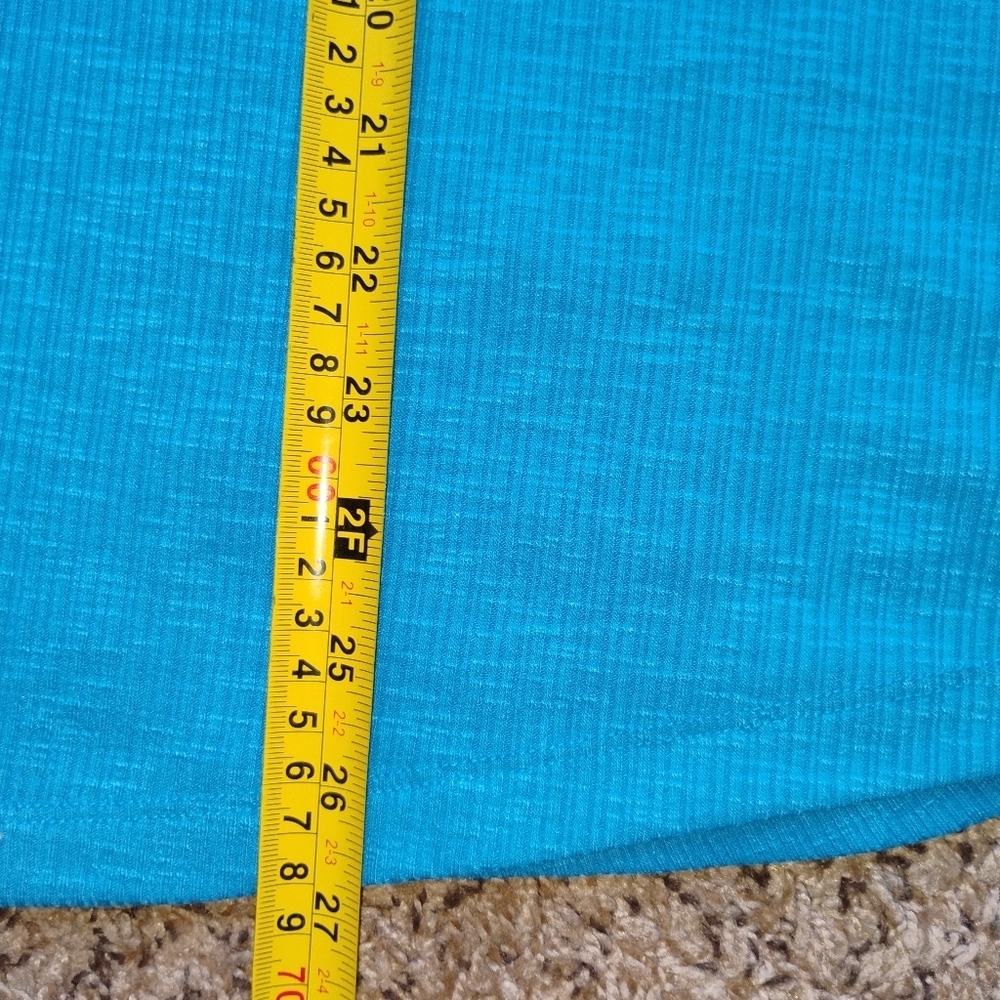 NWT Textured Sleeveless Curved-Hem Tank Top Size Large Color Turquoise - Picture 3 of 5